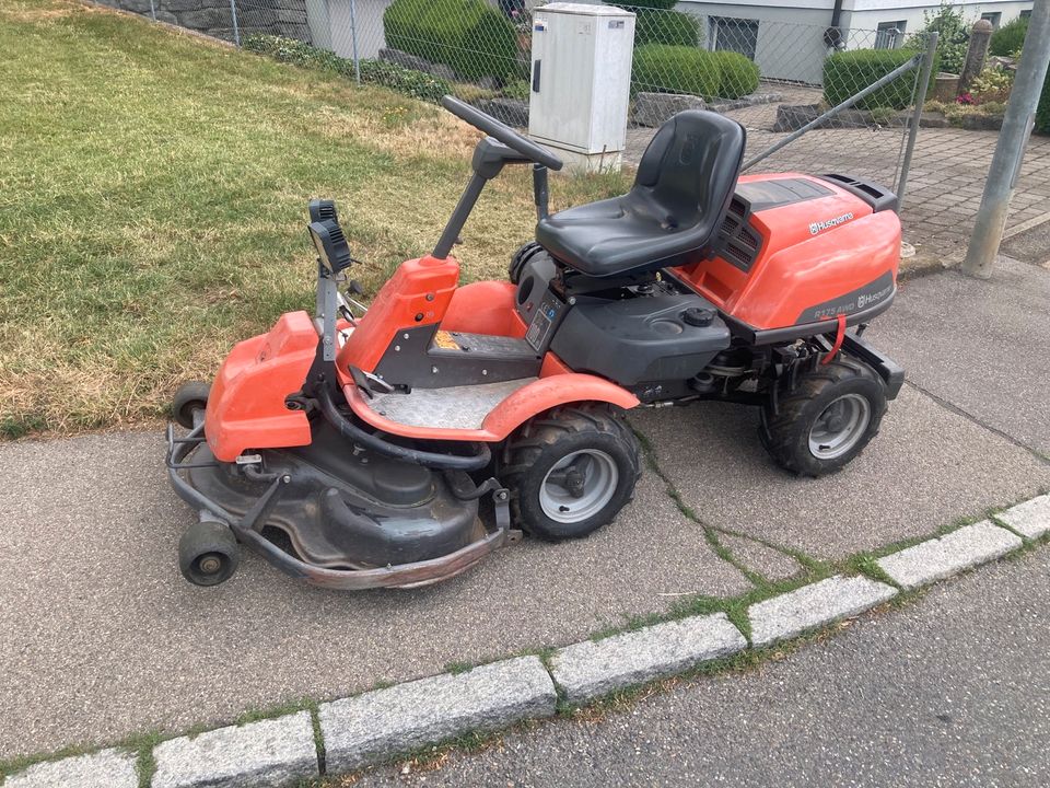 Rasentraktor Aufsitzmäher Allrad Husqvarna mieten Vermietung in Böblingen