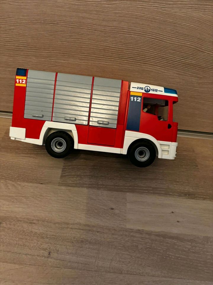 Playmobil Feuerwehr Fahrzeug in Grevenbroich