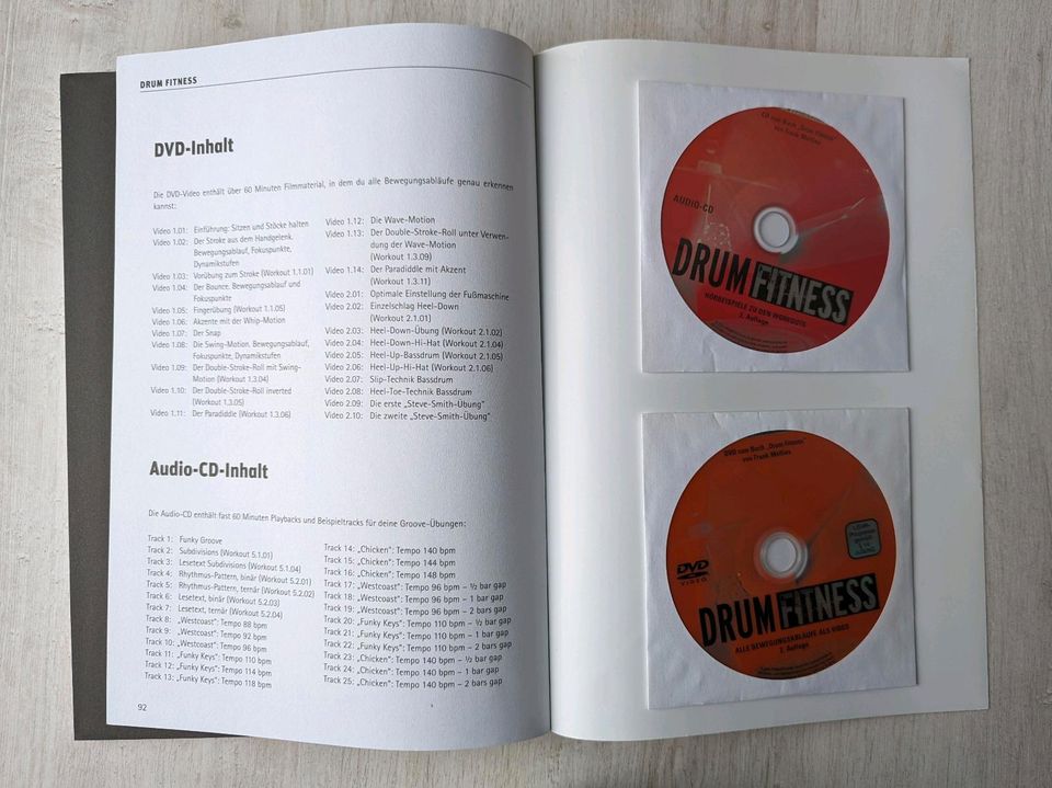 Drum Fitness Schlagzeug Übungsbuch mit CD + DVD in Karlstein