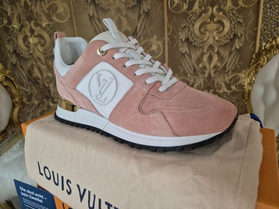 Original Louis Vuitton Run Away Sneaker mit Rechnung Fullset in Heinsberg