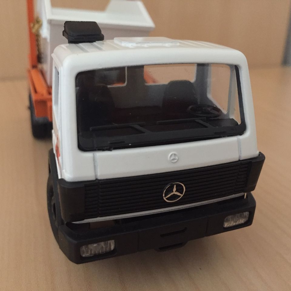 Atlas Weyhausen MB Mercedes Benz Absetzkipper Modell 1:50 OVP in Pförring