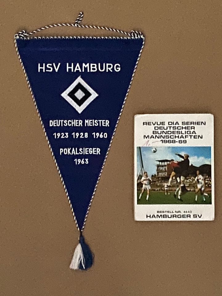 2 alte Wimpel und 18 DIAS 1968/69 HAMBURGER SV in Braunschweig