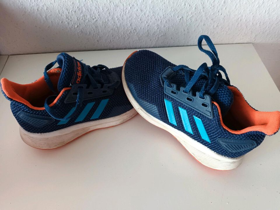 Adidas Stoffturnschuhe Gr.31 in Schkeuditz