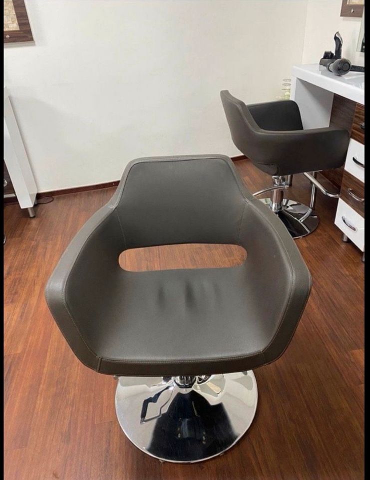 7 Bedienungsstühle/Friseurstühle jeweils 130 € VB in Hückelhoven