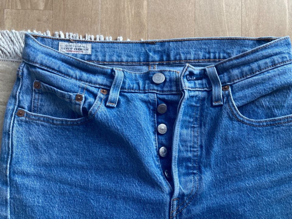 Levi's Jeans, W 25, L 28, Zustand sehr gut, kaum getragen in Büchlberg