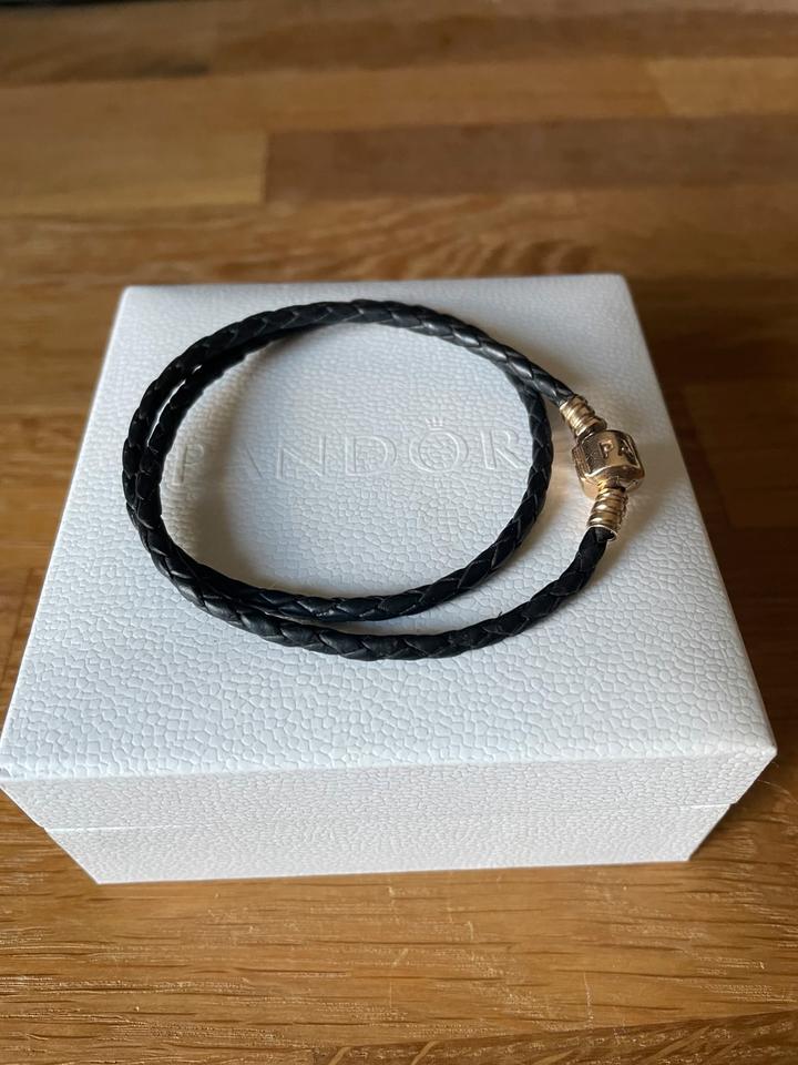 Pandora Lederarmband schwarz mit 585 Goldverschluss ca. 38 cm in Wohlenhagen