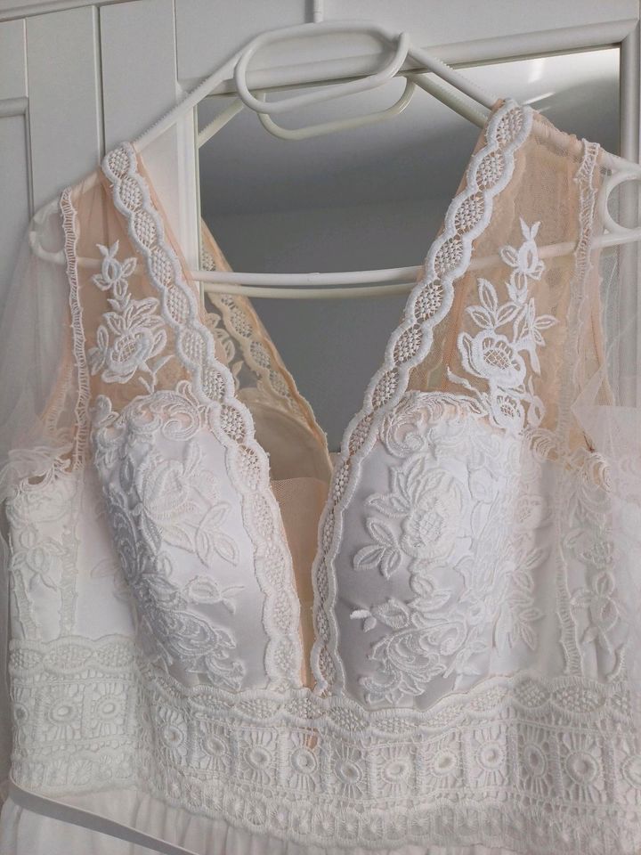 Wunderschöne Brautkleid Hochzeitskleid Standesamtkleid Abendkleid in Regensburg