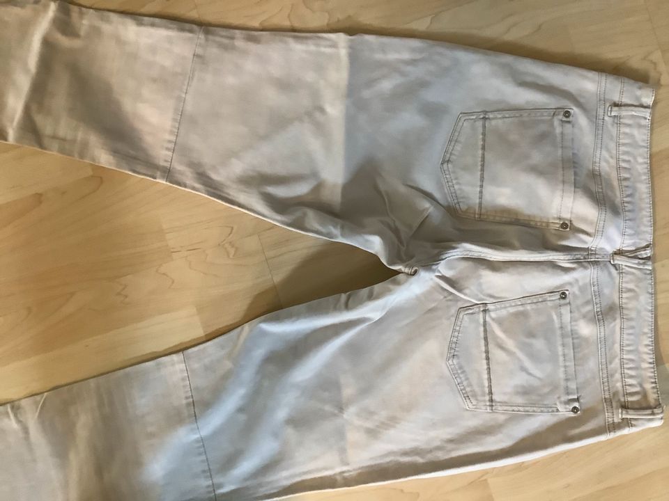 s. Oliver Jeans 31/32 beige in Burgwald