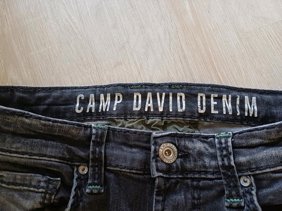 Original Camp David Jeanshose, grau, Gr. 28/32 in Neuweiler