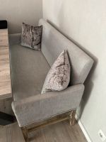 Stilvolle Sitzbank: Hellgrau mit charaktervollem Holzdesign Kiel - Melsdorf Vorschau