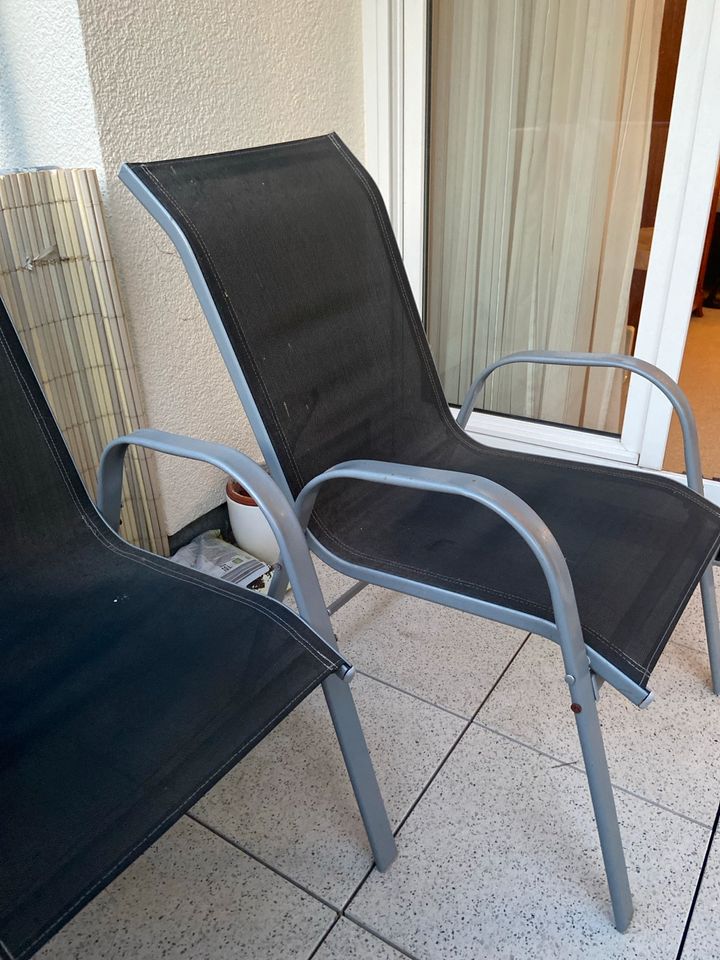 Designer Gartentisch mit Vier Stühlen in Frankfurt am Main