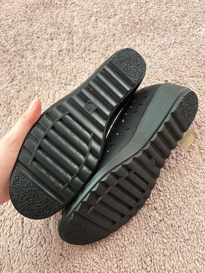 Schwarze Sandeln mit Peeptoe Cushion-Walk Größe 40 Neu in Berlin