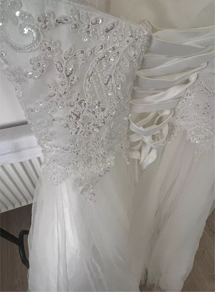 Brautkleid / Hochzeitskleid Gr. 44/46 in Fehmarn