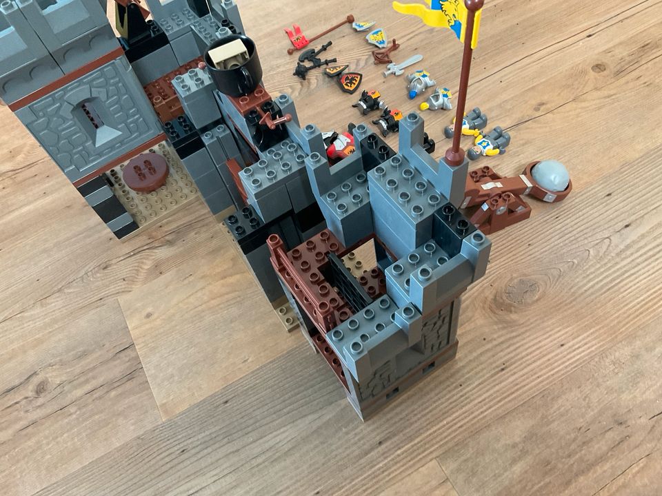 LEGO Duplo Ritter Burg (4777) komplett vollständig Katapult Pferd in Buxtehude