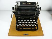 Antike MERCEDES Schreibmaschine mit Koffer Bayern - Waldkraiburg Vorschau