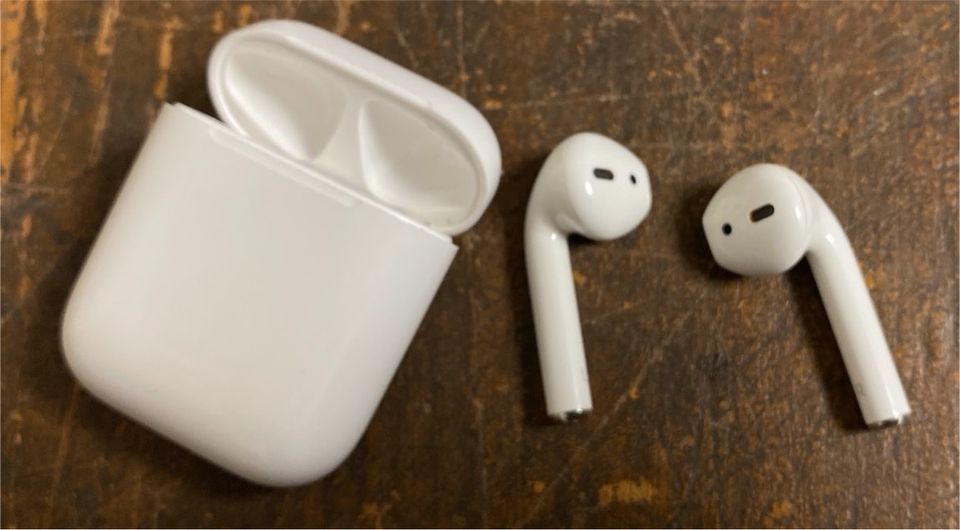 Apple AirPods 1. Generation 1st Gen. in Elfershausen