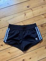 Adidas Shorts kurze Hose Größe S/34 Nordrhein-Westfalen - Düren Vorschau