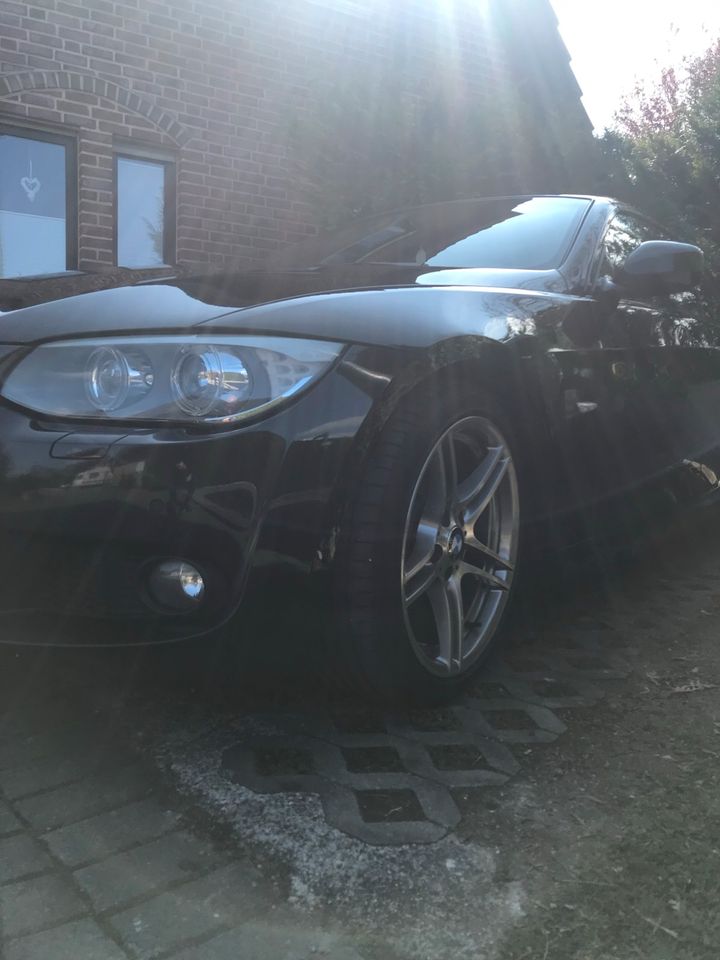 BMW 320 D Cabrio E93 - M-Line - Leder - Xenon - Navi - Keyless in Kalkar