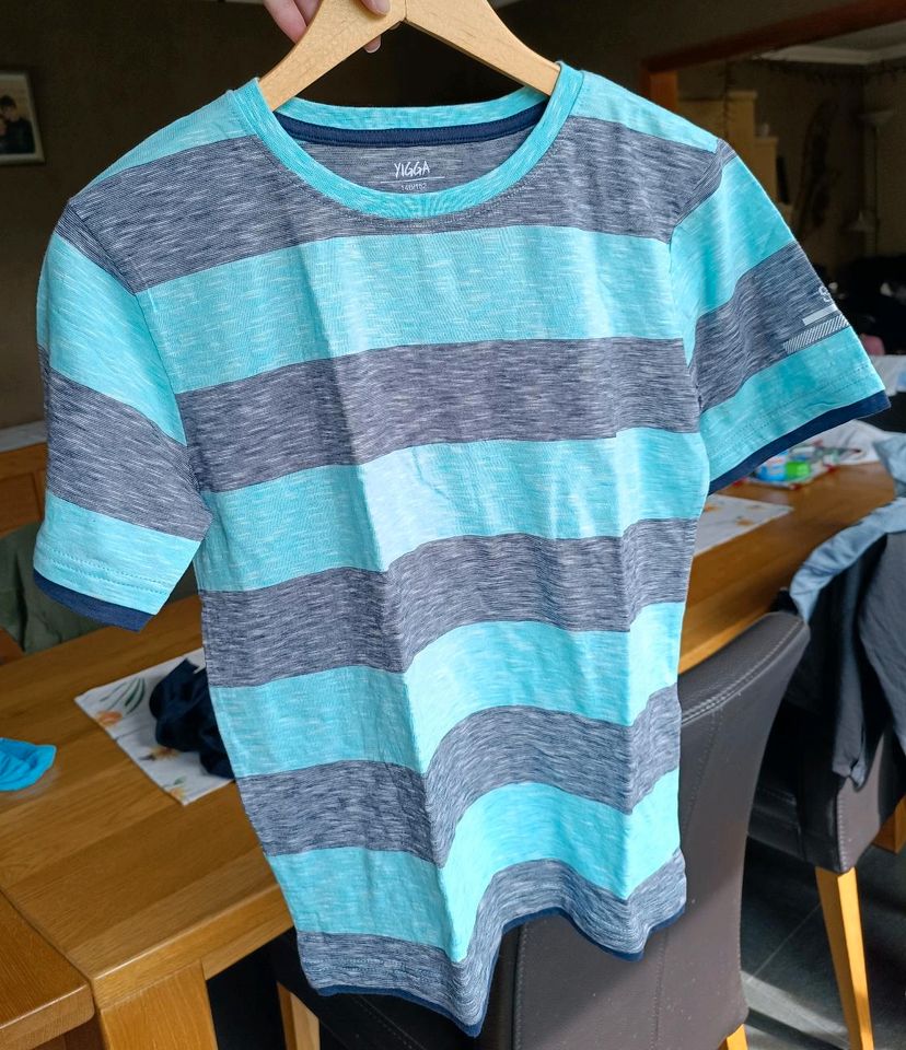 T-Shirt, 146/152, jungen, hellgrün/grau gestreift, Yigga in Hansestadt Seehausen