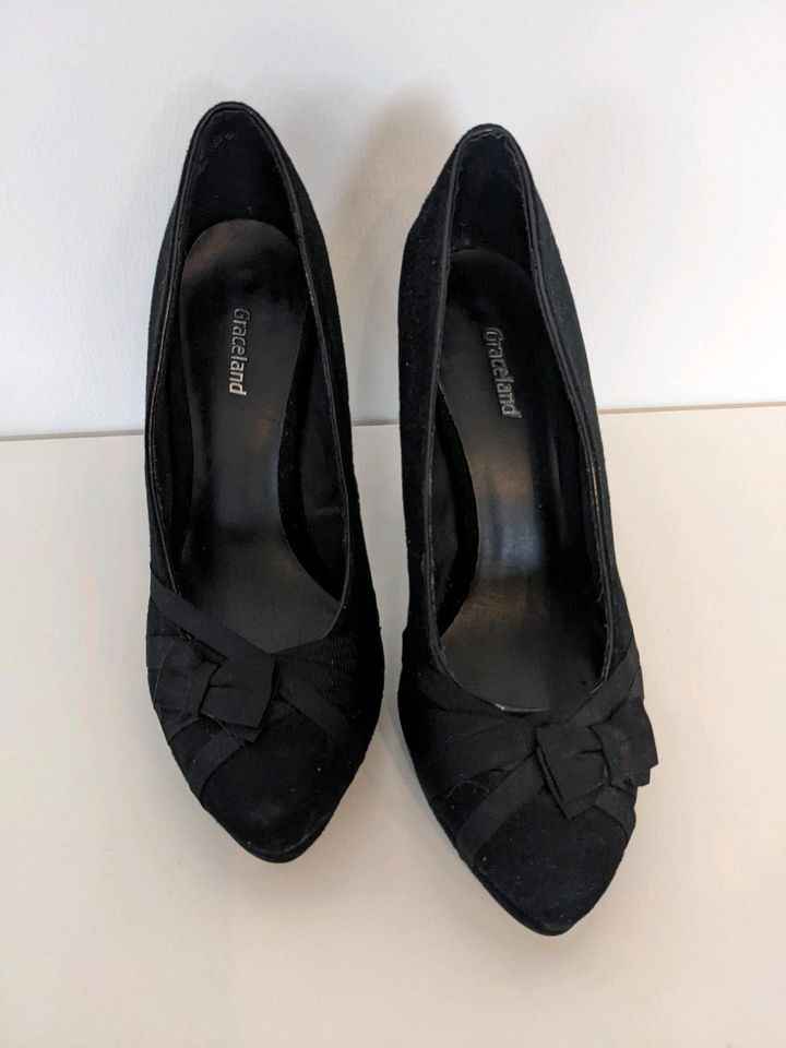 Schwarze Pumps Damen Gr 37 Schuhe ⚠️endet heute⚠️ Jugendweihe Abi in Seulingen