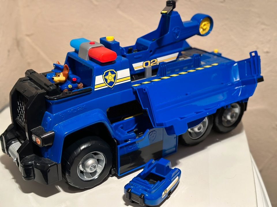 Paw patrol chase Fahrzeug groß in Eltville