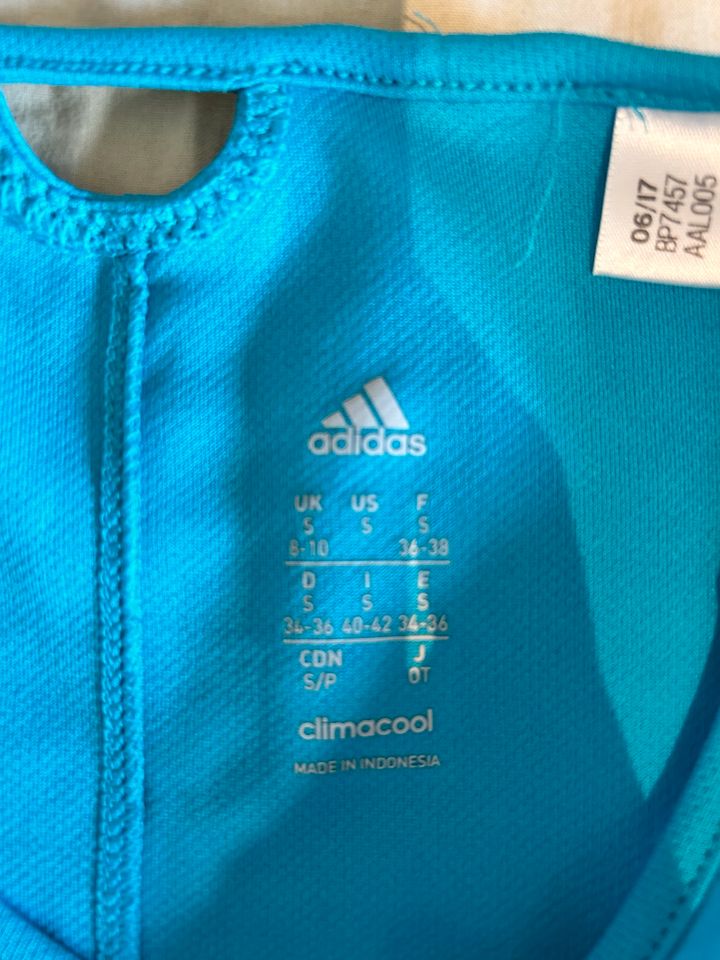 Adidas Sportshirt Gr. S in Großenkneten