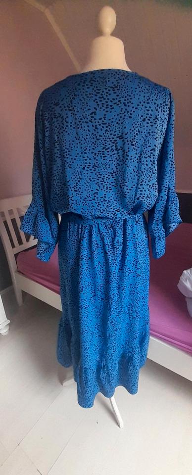 NEU gr 50 Designer Kleid elegant IZABEL LONDON CURVE in Mülsen