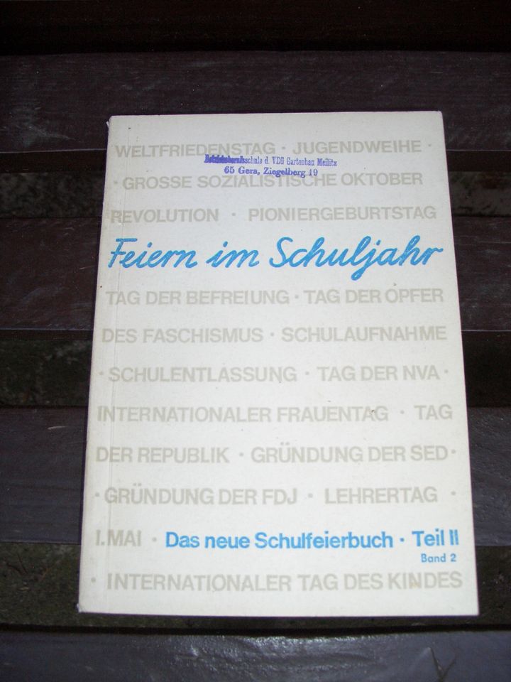 Mehrere DDR Propaganda-Bücher von Partei, Schule, Studium in Weißandt-Gölzau