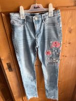 H&M Jeans blau mit Applikationen Skinny Fit Größe 152 Bayern - Holzkirchen Vorschau