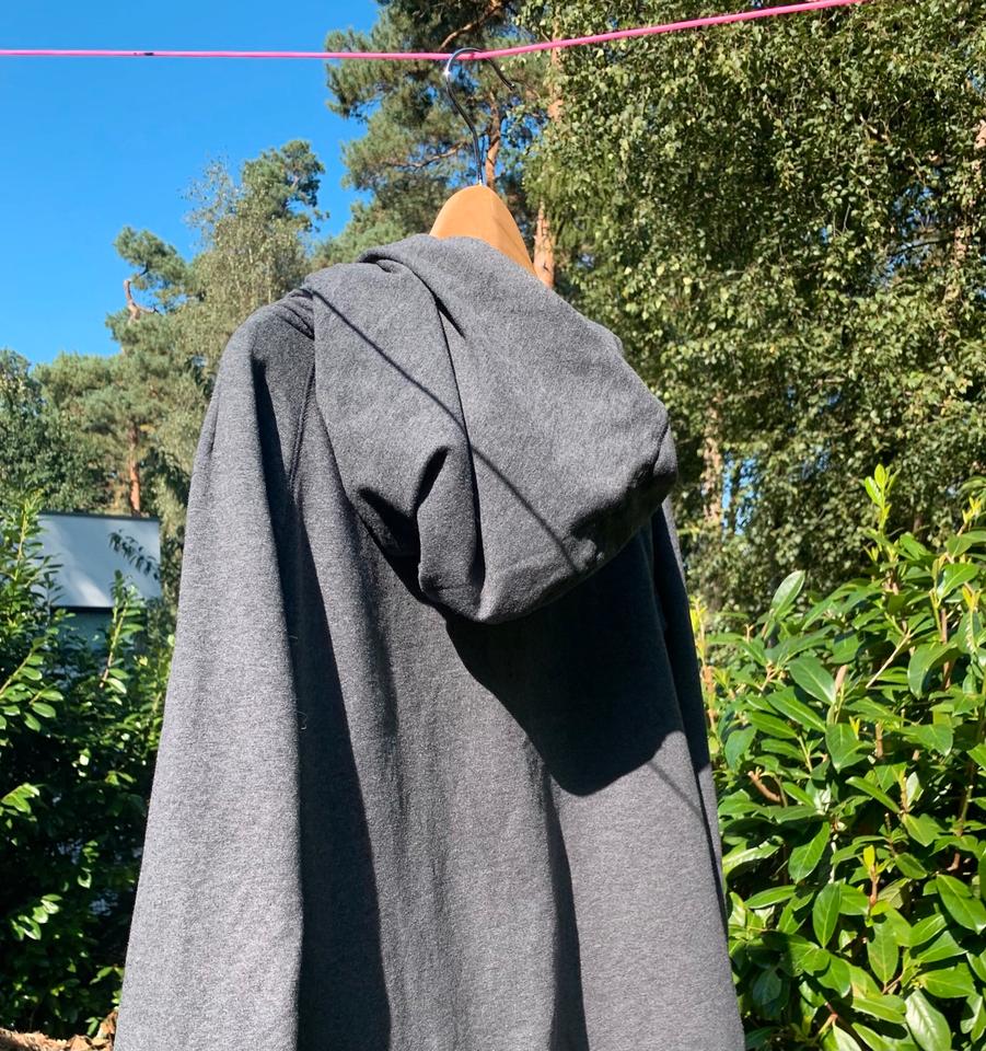 Gr 40 Tchibo Graue Sweatjacke mit oversized Kapuze in Buchholz in der Nordheide