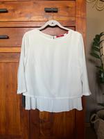 Esprit Bluse Shirt zweilagig plissiert weiß Gr. 38 Niedersachsen - Adendorf Vorschau