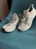 Adidas Ultra Boost weiß EU41 1/3 Frankfurt am Main - Sachsenhausen Vorschau