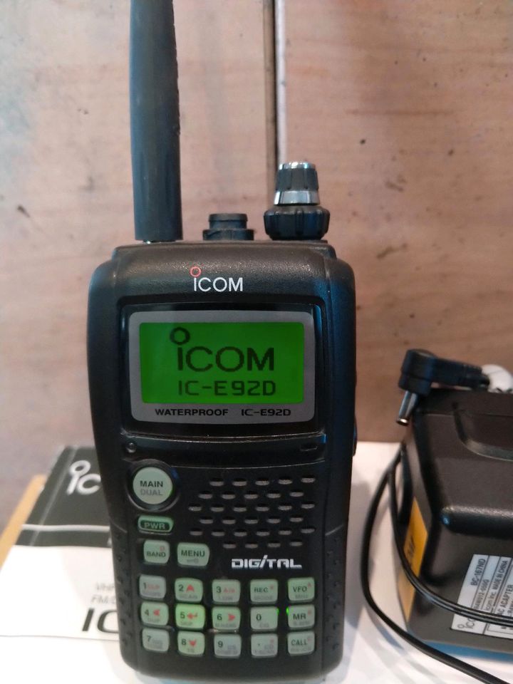 ICOM IC-E92D in Bersteland
