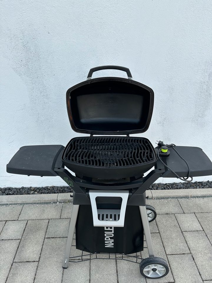 Napoleon TRAVELQ PRO285E Grill + Abdeckung in Hallerndorf