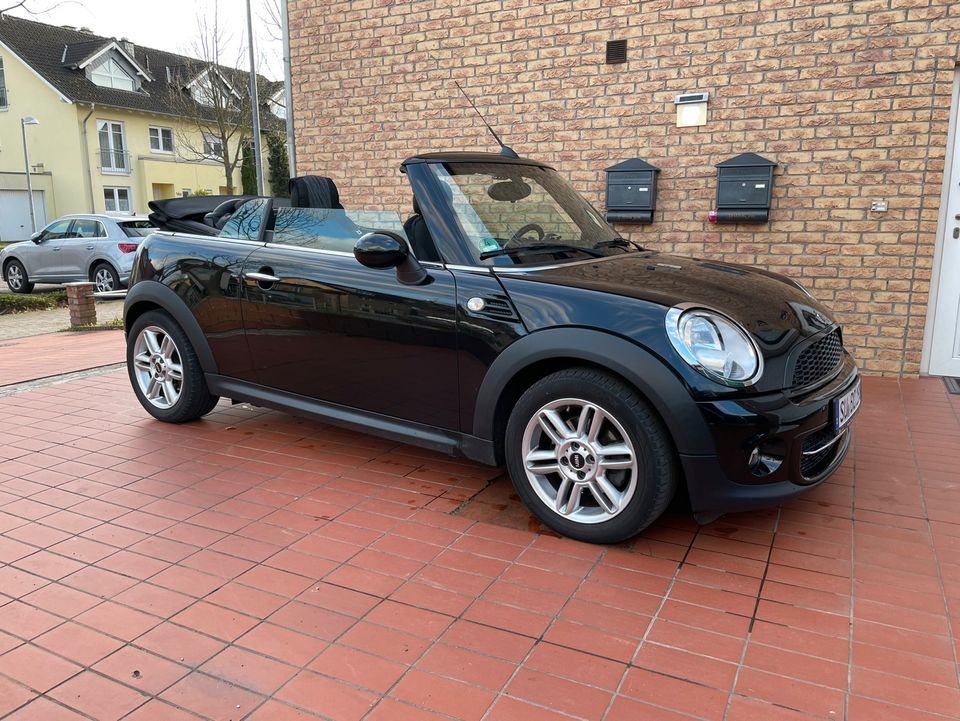 Mini Cooper D Cabrio Highgate in Troisdorf