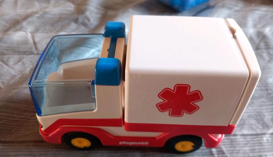 Playmobil Krankenwagen 123 in Reinheim