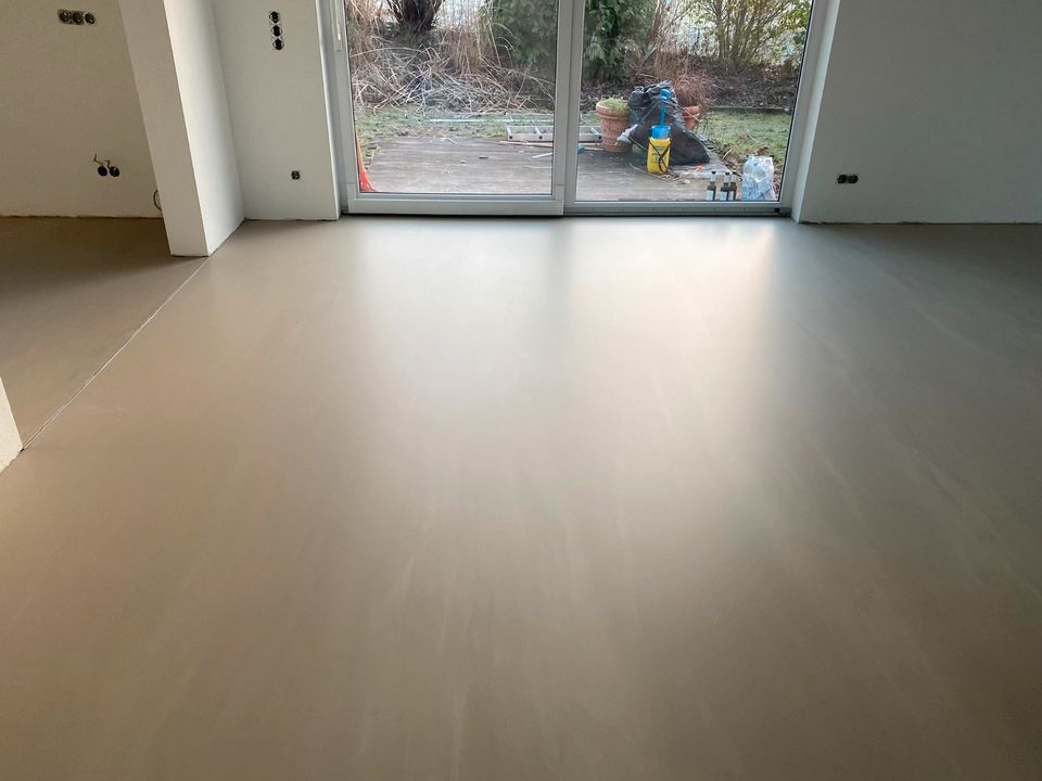 Fugenloser Boden Mikrozement Terrazzo Balkone Industrieboden Garage Steinteppich Beton Cire Designboden Kalkboden Renovierungen Badsanierung Treppe in Obrigheim