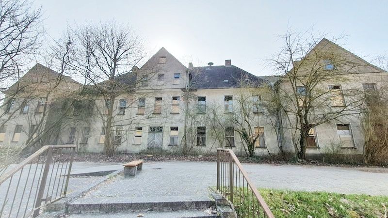 * PROVISIONSFREI * Repräsentatives Herrenhaus, mit guter Bausubstanz -  Wohnen, Gewerbe, Produktion - Siehe Text * Finanzierung * in Rollwitz