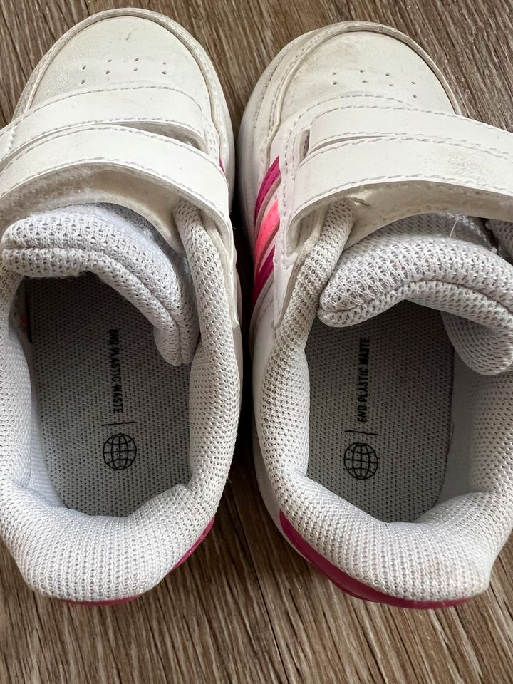 Adidas Superstar Größe 22 weiß pink in Kellinghusen