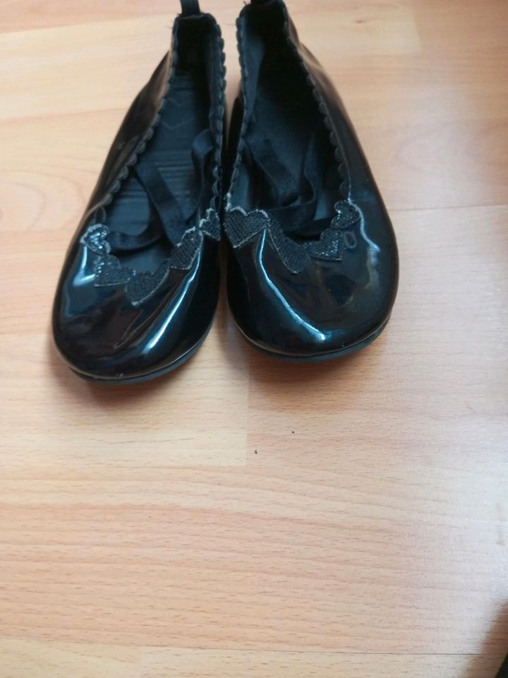 Schwarze Ballerinas Gr 32 in Berlin