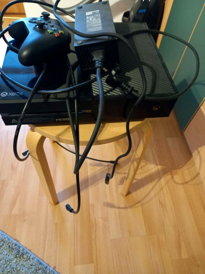 Verkaufe Xbox one  in gutem Zustand ( 120€ Letzter Preise) in Deggendorf