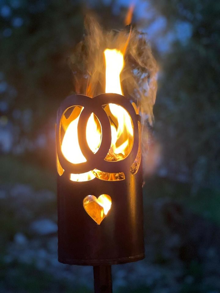 Gartenfackel Herzen und/oder Ringe zur Hochzeit mieten in Erding