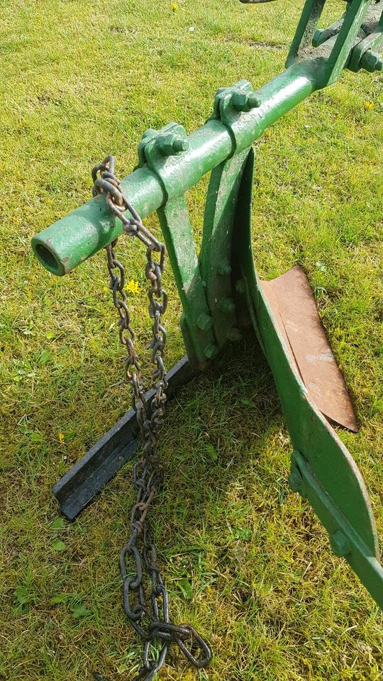 Einachser Kleintraktor 1 Schar Pflug Ackerpflug Landwirtschaft in Velpke