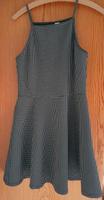 Divided H&M Kleid, Minikleid Größe 42, L Sachsen - Riesa Vorschau