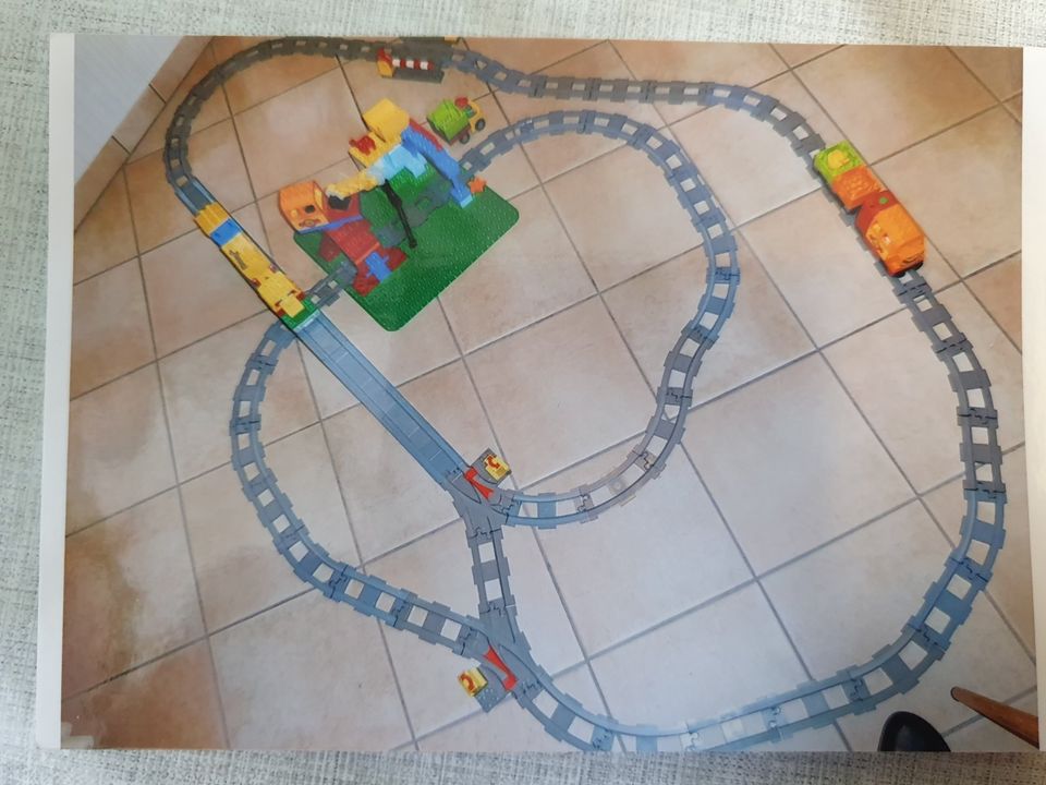 Lego Duplo Eisenbahnen mit 2 Zügen Nr.2730 + Nr.10508 in Söhlde