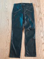 Kunstlederhose von H&M Divided Gr. 36 schwarz NEU Bayern - Flintsbach am Inn Vorschau