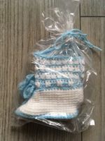 Babyschuhe für Neugeborene selbstgestrickt NEU Sachsen - Riesa Vorschau