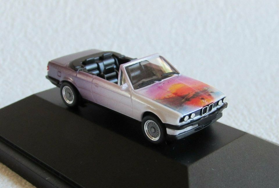 Herpa 045001 BMW 325i Cabrio Art Collection Caribbean Spur H0 in Berlin