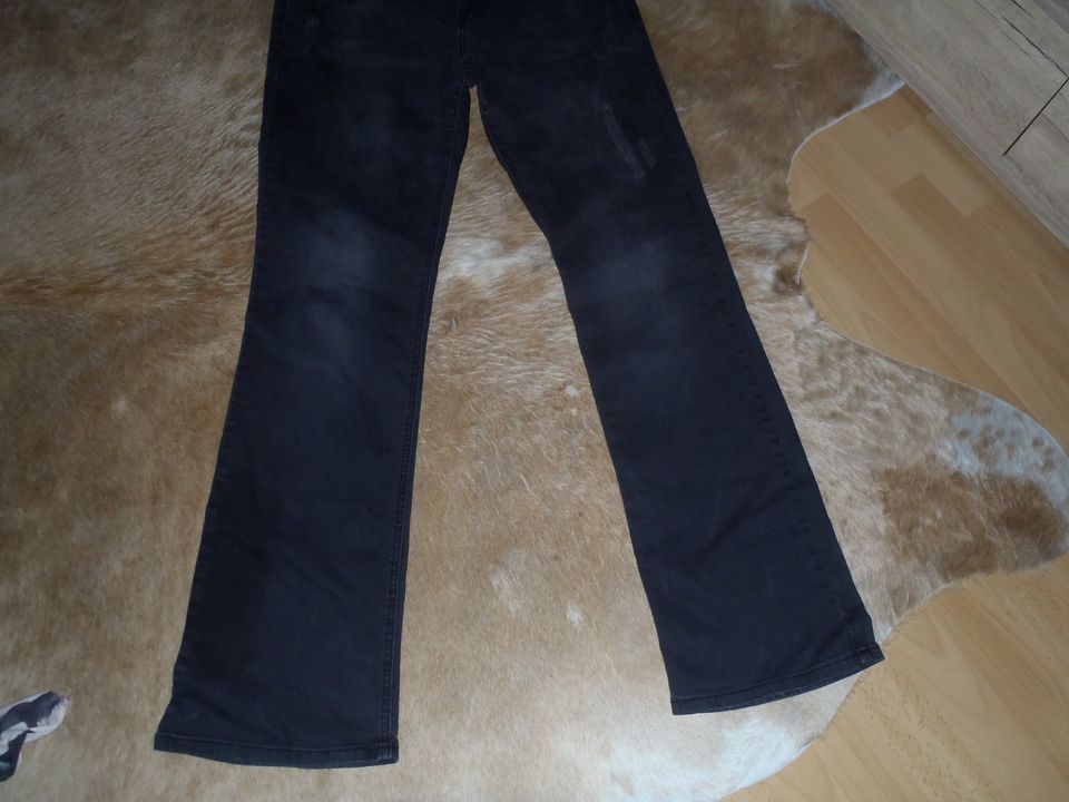 EMP Rock Rebel Damen Jeans Schwarz gerades Bein W33L34 in Nauen