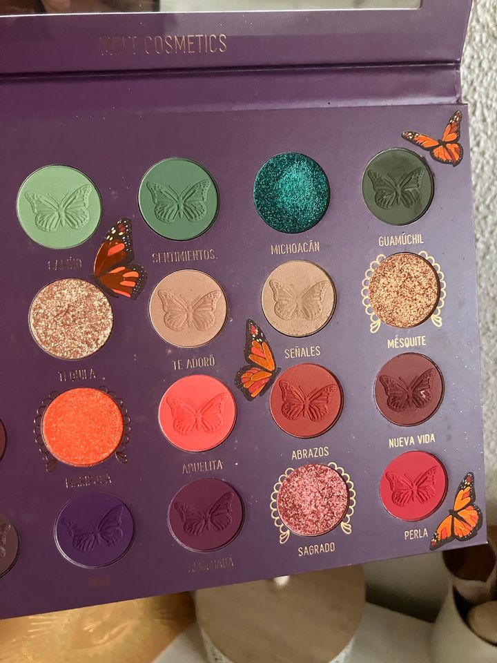 Melt Cosmetics Amor Mariposas Lidschatten Palette -Neuwertig- in Trier